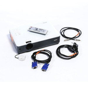 Vidéoprojecteur SANYO PLC-XU75 2500 lumens