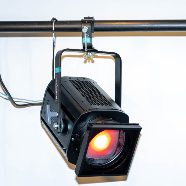 Lot de 4 projecteurs PC Peeble LED 315L 4C