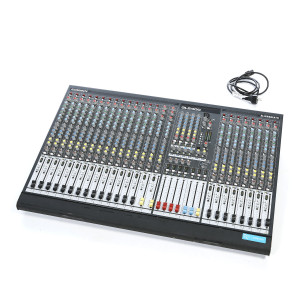 Console 24 entrées - 2 sorties - 6 aux AH244