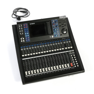 Console numérique 16 entrées - 8 sorties LS9
