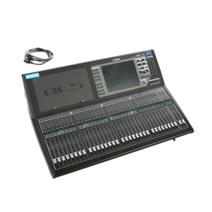 Console numérique 32 in/16 out QL5